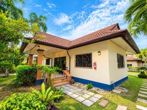 Family Home 2 Bedroom near Nai Harn Beach & Lake