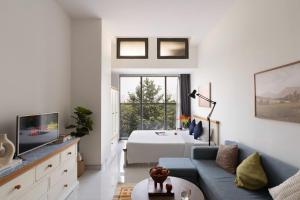 PeaceStay - Boho Studio Retreat - Pool & City View