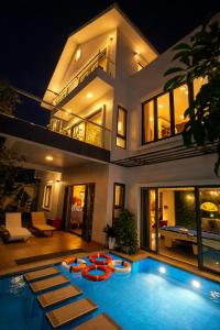 VILLA MINH PHUOC - 6 ROOMS, 7 TOITLETS, NEAR LONG CUNG beach