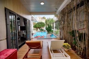 VILLA MINH PHUOC - 6 ROOMS, 7 TOITLETS, NEAR LONG CUNG beach