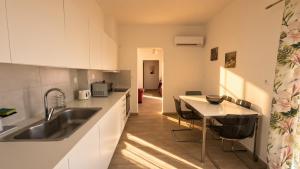 Athens Diamond Suites No1