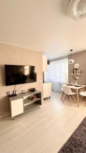 City Center Apartment, Walk to Border