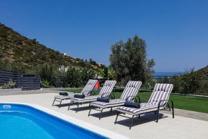Family Friendly Basilicata Attali villa Private Pool,Children area
