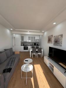Modern And Sunny, Sea View Holiday