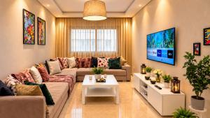 Top-Floor 3BR Apartment in Maarif, City View, AC & Private Parking