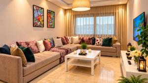 Top-Floor 3BR Apartment in Maarif, City View, AC & Private Parking