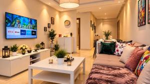 Top-Floor 3BR Apartment in Maarif, City View, AC & Private Parking
