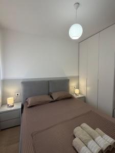 Finn Modern Seaside Apartment