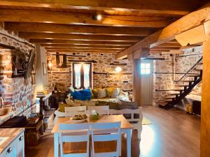 Arnaia Modern Cottage