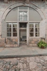 G Suites - Modern Minimalist Retreat