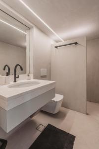 G Suites - Modern Minimalist Retreat