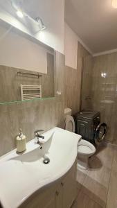Signature Urban Studio with Garden & Private Garage