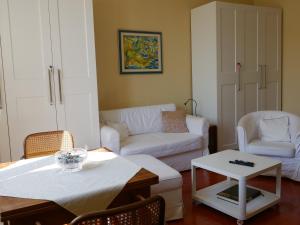 Vega - Spacious Home, Garden, Terrace & Garage