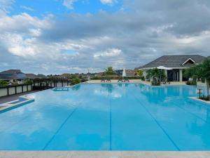 1BR Villa with pool access