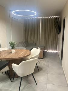 BLOOM apartment private with a pool excellent location