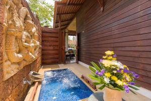 Coral Hotel Bangsaphan