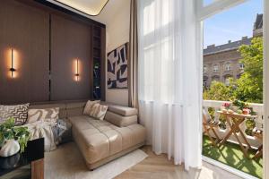 Art-Filled Designer Flat Near Opera & Andrássy Ave