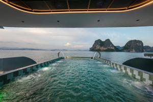 Ha Long Lumiere Cruise - ILLUMINATING The Art of Cruising