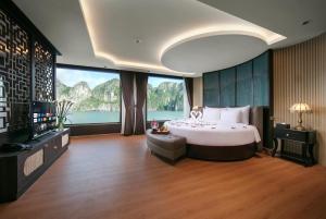 Ha Long Lumiere Cruise - ILLUMINATING The Art of Cruising