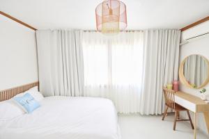Cozy Erin Stay, DMC Seoul