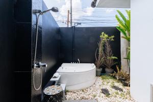 Pool Villa Dara near Bangtao Beach in Pasak