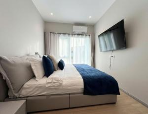 Title Serenity 2-Bedroom Pool Access Suite by TVC SRE1702