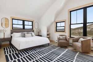 5 min to Sunday River | Luxury | Big View | Spa