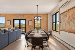 5 min to Sunday River | Luxury | Big View | Spa