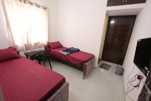 Splendid rooms In Yelahanka near Airport and KIA with Common kitchen 204