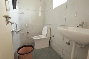 Splendid rooms In Yelahanka near Airport and KIA with Common kitchen 105