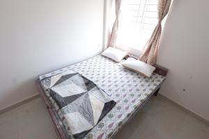 Splendid rooms In Yelahanka near Airport and KIA with Common kitchen 206