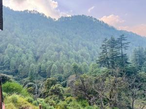 Ambiya Paradise Himalayan Forest Cottage