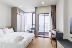 Infinity pool, Gym HIGH Floor Luxury in Thong Lor