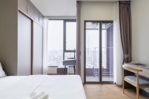 Infinity pool, Gym HIGH Floor Luxury in Thong Lor