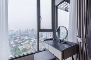 Infinity pool, Gym HIGH Floor Luxury in Thong Lor