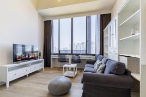Luxury Loft- Spacious Condo- FAST Wi-Fi 5 min BTS!