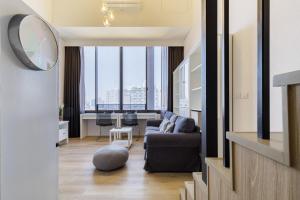 Luxury Loft- Spacious Condo- FAST Wi-Fi 5 min BTS!