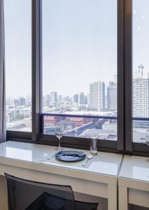 Luxury Loft- Spacious Condo- FAST Wi-Fi 5 min BTS!