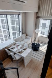 Rama9 Duplex Near Train Market RCA Free Pool Gym