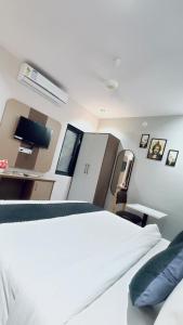 Hotel Prabhat Stay