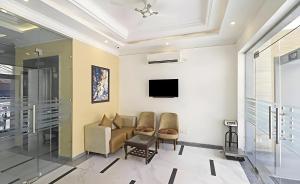 Apple Crest Inn - Delhi Airport, Free Airport Transffer