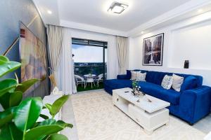 Elegant classy apartment with swimming pool ,fully equipped gym ,child play area and close proximity to shopping malls and great breathtaking views