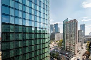 Grzybowska Skyline Apartment by BookingHost
