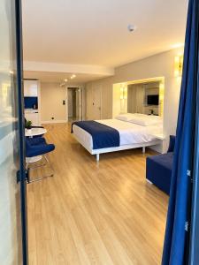 Apartment hotel
