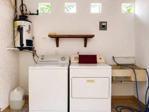 Spacious 2BR Ajijic Home with Shared Pool