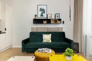 Modern Studio in Cracow with Desk Close to Two Parks by Noclegi Renters