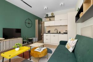 Modern Studio in Cracow with Desk Close to Two Parks by Noclegi Renters