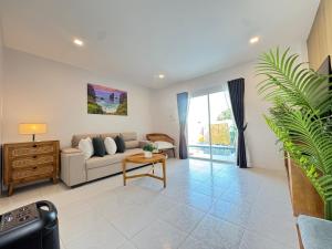 Luxury Pool Villa Near Rawai & Promthep Cape