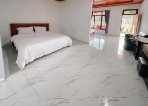 Donnys Guest House