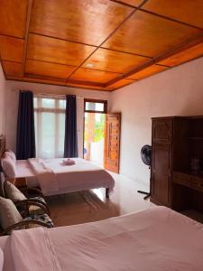 Donnys Guest House